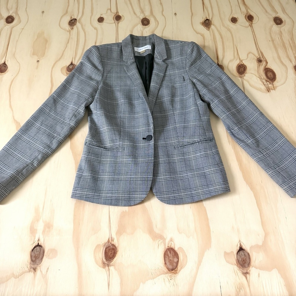Calvin Klein Plaid Blazer Jacket Preppy Womens Size 4P Black White Quiet Luxury